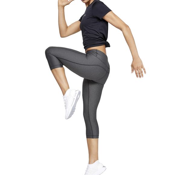 EUC Under Armour HeatGear Hi-Rise Capri Leggings - Small - Picture 3 of 8